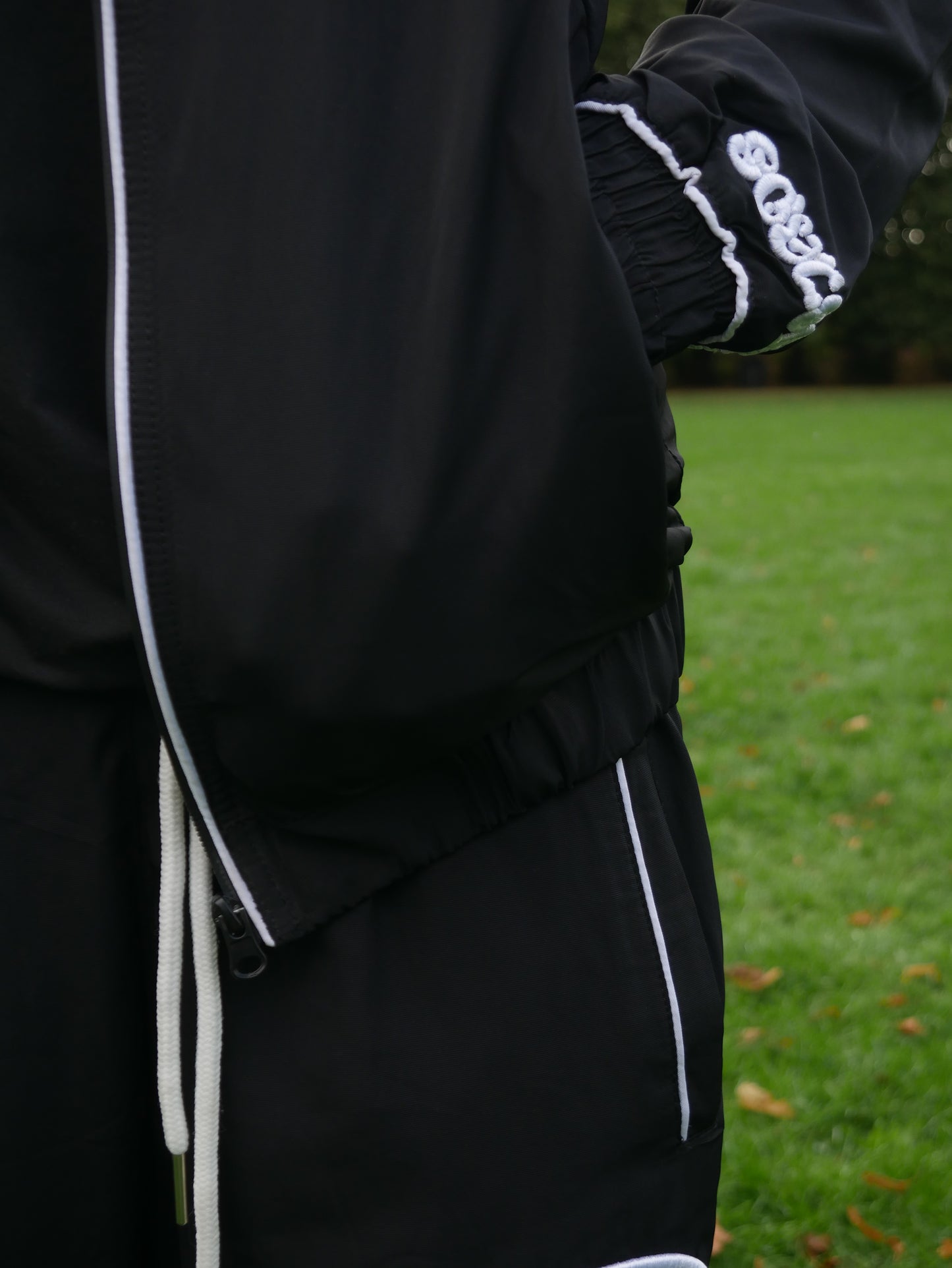 Blackout Dinamite Windbreaker